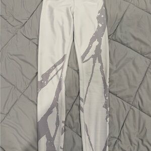 ALO Airlift Legging - like new condition - Size S